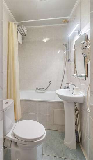 Гостиница Саратовская Саратов Double room-6