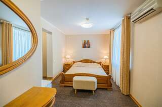 Гостиница Саратовская Саратов Double room-2